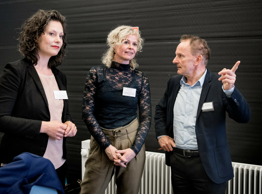 Aftenens 3 oplægsholdere: Fra venstre Heidi Larsen (som kalder sig selv Global Supply Chain Princess) Annette Dahl (Managing Director and Country Specialist in China, and Intercultural Coach) and Yuping Bi (Executive President in Ocean Favor).